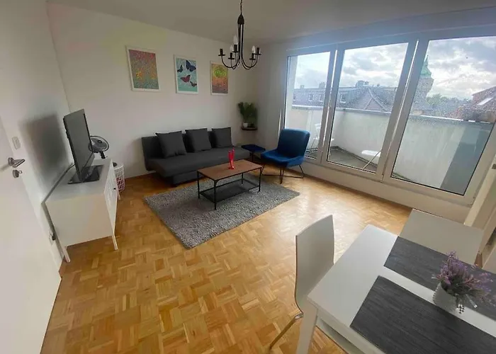 Schoene, Helle Wohnung Im Zentrum